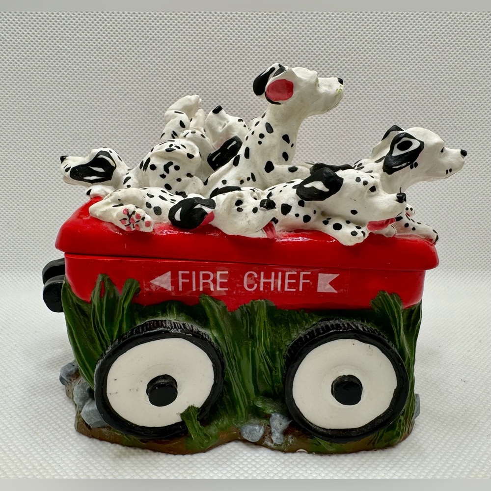 1992 Chariots Of Fire - Dalmations‎ Trinket Music Box Fire Chief Red